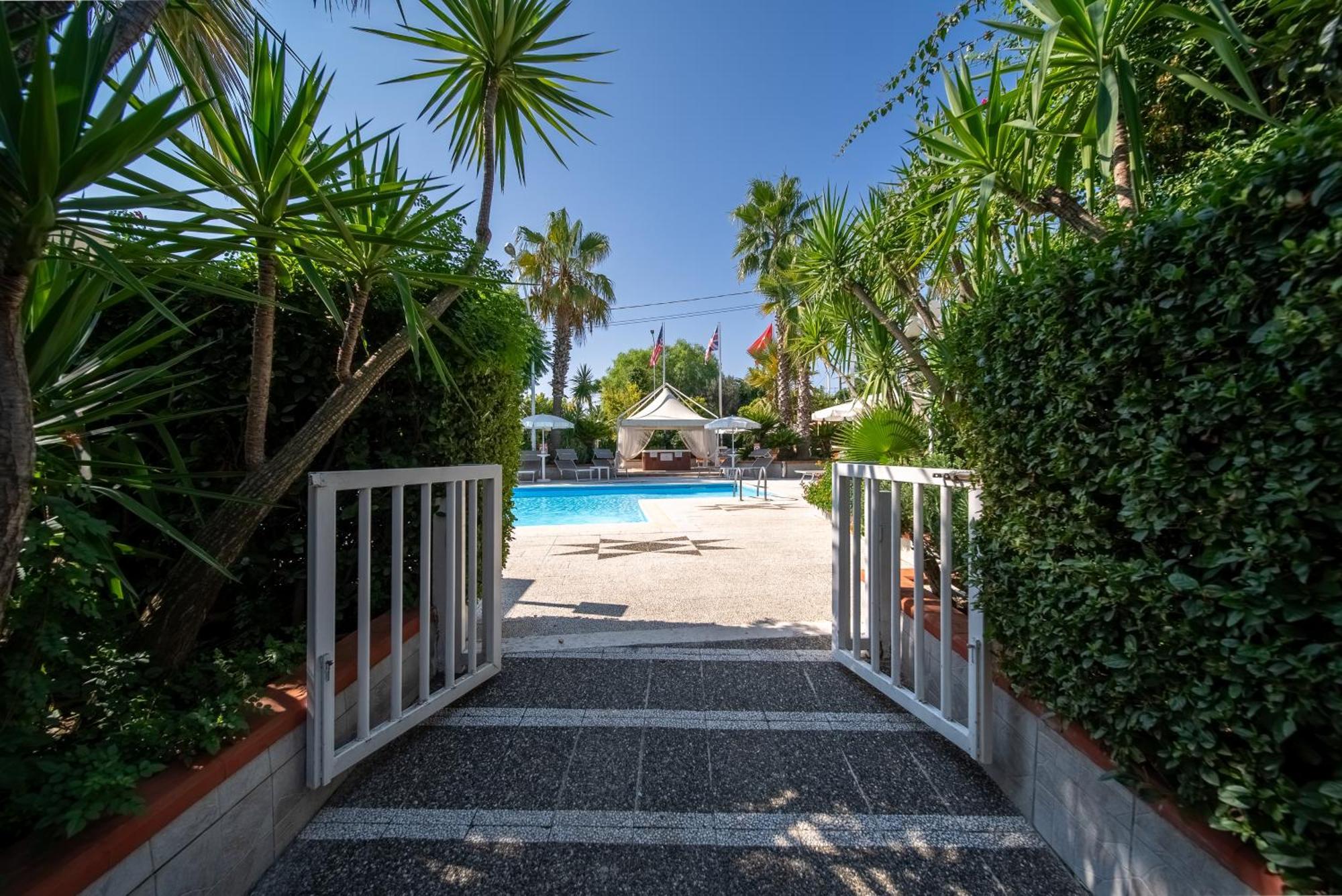 Hotel Villa Bisceglie Zewnętrze zdjęcie