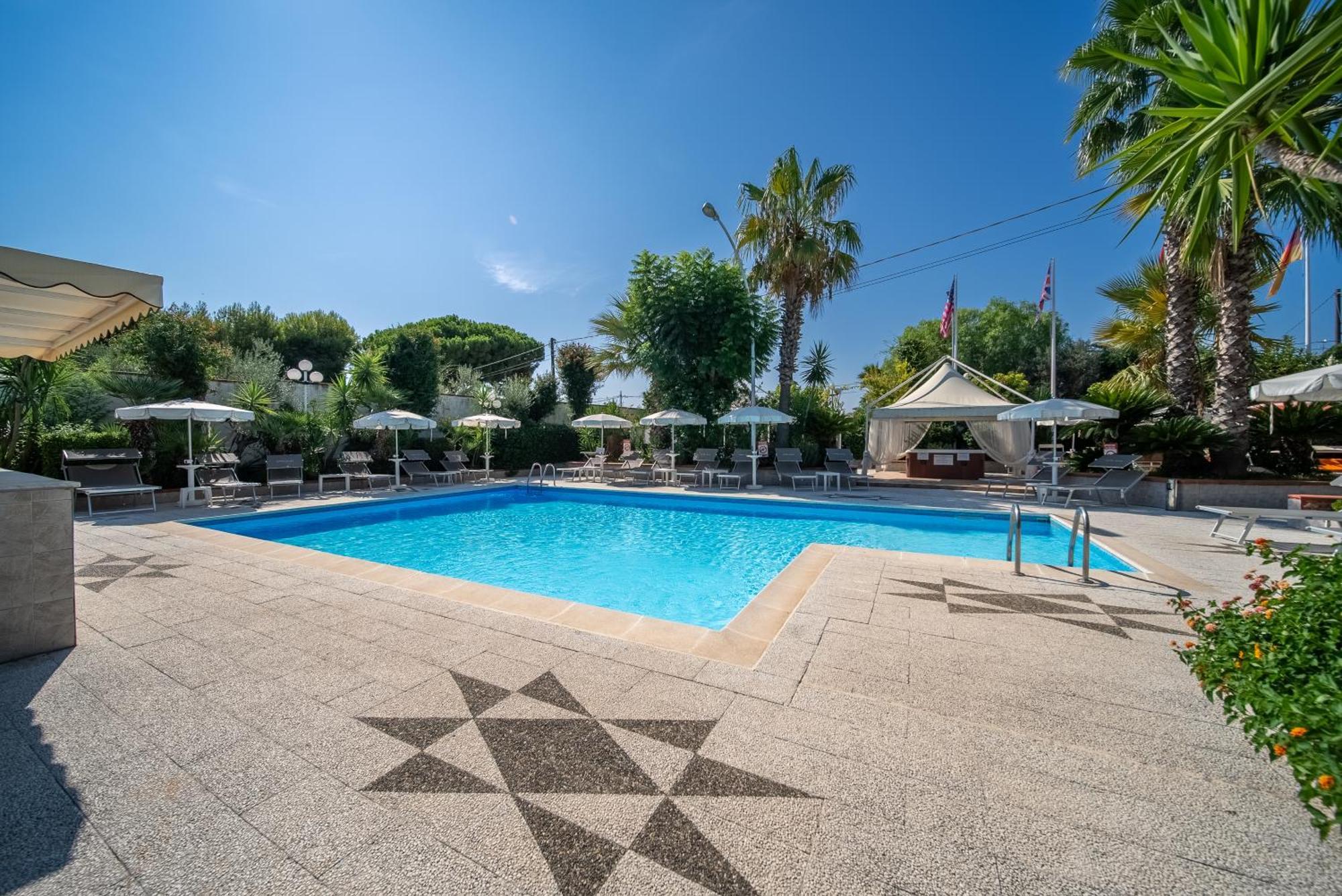 Hotel Villa Bisceglie Zewnętrze zdjęcie